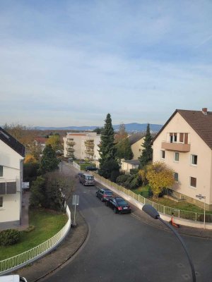 Erstbezug nach Sanierung: 3ZKBB mit Taunusblick