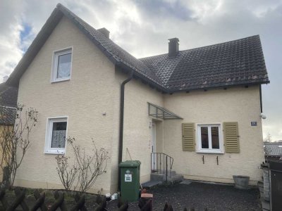 Renoviertes Einfamilienhaus mit 5,5 Zimmern in Regenstauf