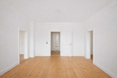 Hochwertig sanierte 4-Zimmer-Altbauwohnung mit EBK und Balkon in Bestlage des Johannesviertels