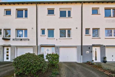 Reihenmittelhaus mit Balkon und Terrasse in familienfreundlicher Lage von Hagen-Dahl