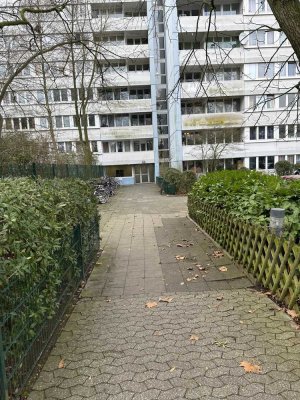 Gepflegte 3-Zimmer Wohnung im 5. OG mit Balkon in Krefeld-Benrad-Nord