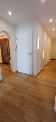 Große Wohnung (EG) mit Garten