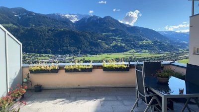 2,5-Zimmer-Wohnung mit großer Terrasse, Bergblick &amp; Garage