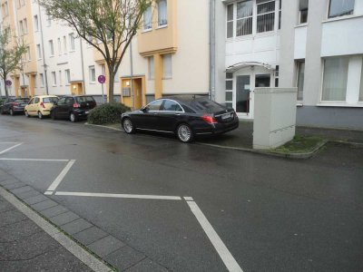Gepflegte 2,5-Zimmer Wohnung im Erdgeschoß mit Balkon in Krefeld-Stadtmitte