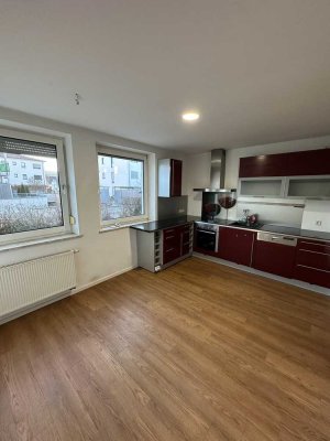 142 m² Wohnfläche - 4 Zimmer Wohnung in Berching inkl. EBK, 2 Stellplätze
