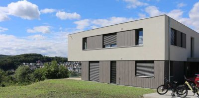 Neue, wunderschöne 2 Zimmer Wohnung in kleiner Wohneinheit mit traumhaften Ausblick von Privat