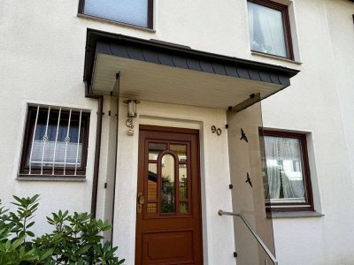 Celle- Klein Hehlen: Reihenhaus in familienfreundlicher Lage mit Garten und Garage