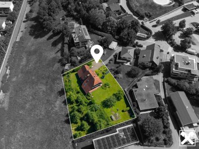 Wohnhaus mit Rundblick und traumhaft großem Grundstück!