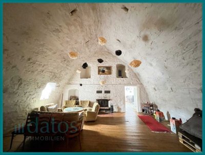 Einzigartige Maisonette-Wohnung mit gotischem Steinwerk in der Osnabrücker Altstadt