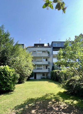 Lichtdurchflutete, renovierte 3-Zimmer-Wohnung mit Sonnenbalkon in kleinem Haus in ruhiger Lage