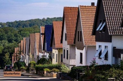 +++ Einfamilienhaus mit Balkon und Doppelgarage +++