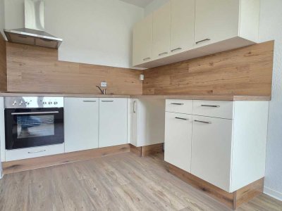 Gepflegte Wohnung mit Balkon und moderner Einbauküche