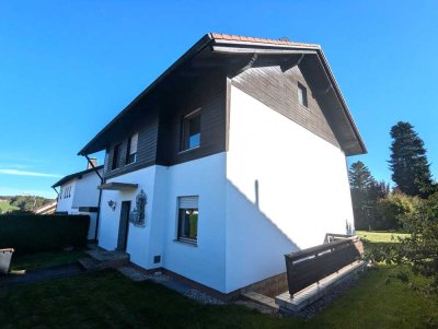 "GROSSZÜGIGES FAMILIENDOMZIL MIT POTENZIAL"