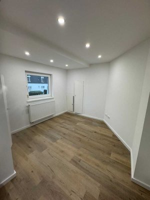 Sanierte Dachgeschosswohnung in idyllischer Lage  zu vermieten.