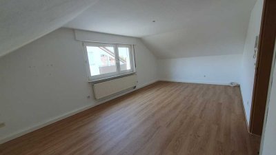 Sofort beziehbare 3-Zimmer-Dachgeschosswohnung in LB-Pflugfelden