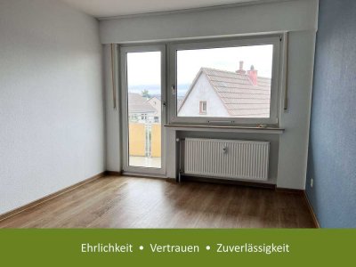 Refrath: 3-Zimmer-Wohnung mit Balkon und Stellplatz