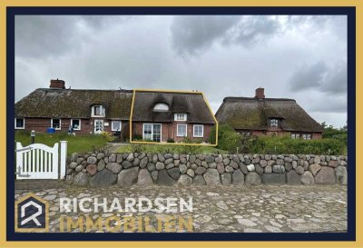 Hideaway am Deich! Einseitig angebautes Reetdachhaus direkt am Nordseedeich in 25842 Ockholm