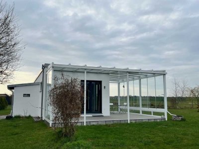 Neues kleines Haus nahe Ostsee mit großem Garten - von privat