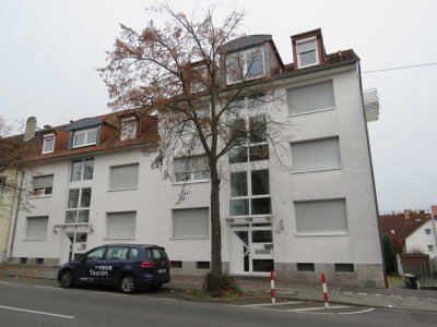 Schöne lichtdurchflutete Wohnung nähe Höchster Stadtpark