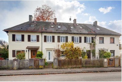 Befristet auf 1-2Jahre: Charmantes Reihenhaus mit 4 Zimmern in München-Hadern