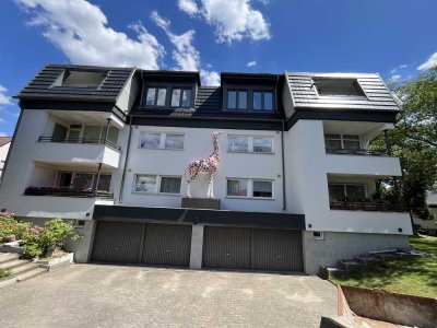 Geschmackvolle 3,5-Zimmer-Penthouse-Wohnung mit lux. Innenausstattung mit Balkon und EBK