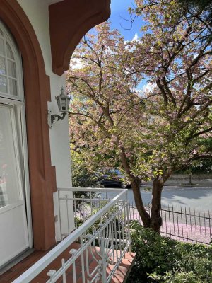 Stilvolle 2-Raum-Hochparterre-Wohnung mit geh. Innenausstattung mit Balkon und EBK