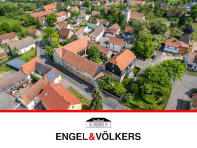 Exklusives Landgut: Historischer Vierseitenhof mit großzügigem Wohnraum und liebevoll restauriert...