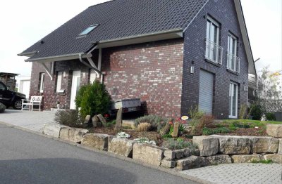 Liebe auf den ersten Blick - Charmantes Haus in Oberöwisheim mit Traumaussicht über Kraichtal