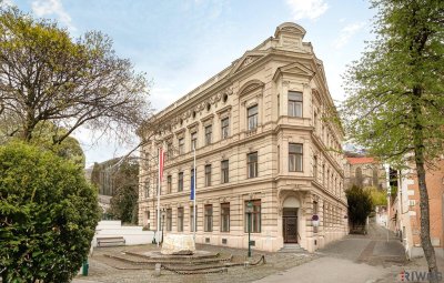 ÜBER 4 METER RAUMHÖHE II TERRASSE II PRESTIGE UND ELEGANZ II WOHNEN IM DENKMALGESCHÜTZEN MÖDLINGER STADTJUWEL II FUSSGÄNGERZONE
