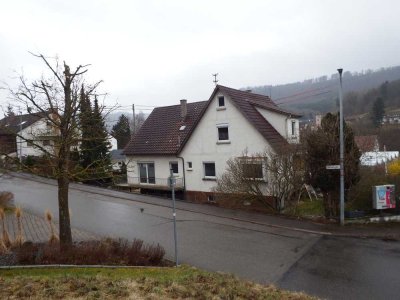 Top- renoviertes Haus mit Werkstatt oder Platz für den Fuhrpark