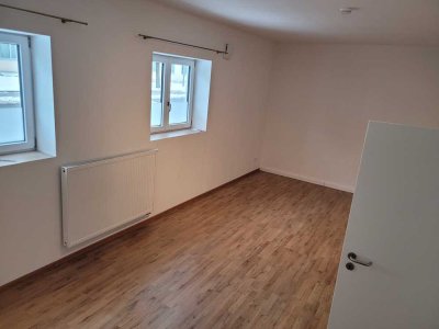gr. Wohnung Bezug nach Sanierung mit EBK: schöne 3,5-Zimmer-Wohnung in Traunstein