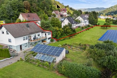 Gemütliches Einfamilienhaus mit außergewöhnlich großem Grundstück