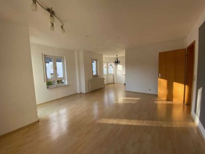 Gemütliche 2-Zimmer-Wohnung mit Balkon und Stellplatz