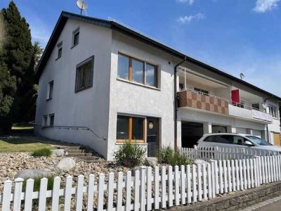 Neuwertig renov./mod.! Vielseit. nutzb. 2-Fam.-Hs. (DHH) m. 467 m² Grdst. u. Garage in guter Lage!