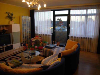 120 qm  4-Zimmer-Wohnung  mit kleinem Balkon in Köln-Bickendorf,  gerne auch an WG .