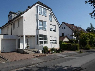 3-Zi.-DG-Wohnung mit schöner Dachterrasse - Zentrumsnah!