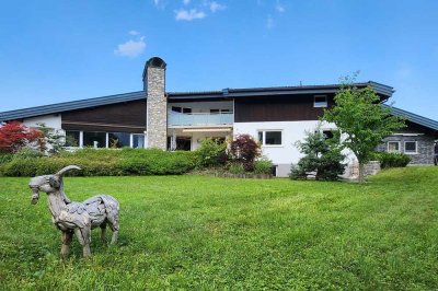 Einmalige Gelegenheit! 
Villa direkt am Naturschutzgebiet Inzeller Moor mit Gästewohnung