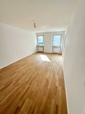 Neu renovierte 2 Zimmerwohnung in Schwabing