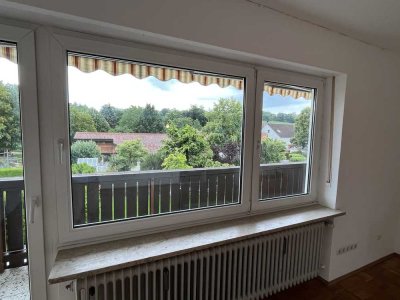 Blick ins Grüne : 4-Zi-Wohnung mit großem Balkon in Lappersdorf-Kareth