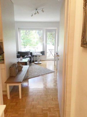 Schöne, geräumige ein Zimmer Wohnung in München, Harlaching