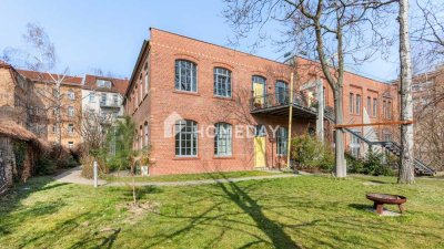 Stilvolle Loftwohnung im sanierten Denkmal – mit Wintergarten und Stellplatz in Altlindenau