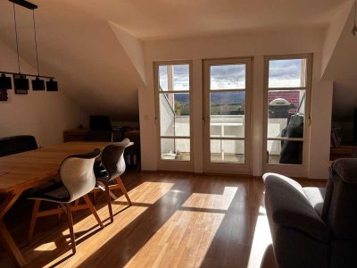 Sonnige + helle Dachgeschosswohnung