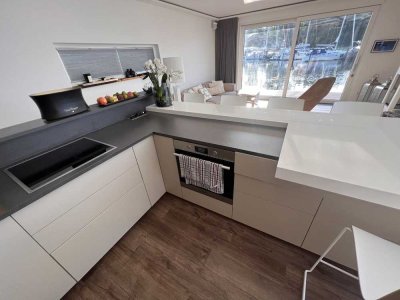 LUXUS Hausboot - 3 Etagen - 100m² Wohnen + 120 m² SONNENTERRASSE - Kamin, Kino, komplett individuell