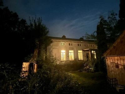 Historisches Gutshaus mit parkähnlichem Grundstück – eine seltene Gelegenheit
