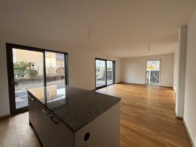 Erstbezug: 4 Zi.-Whg. mit Einbauküche im Rückgebäude und großen Garten in Taufkirchen (nahe S-Bahn)