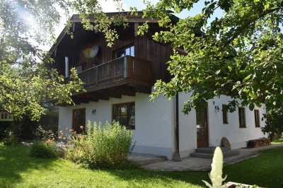 Einfamilienhaus mit großen Garten, Keller und Doppelgarage