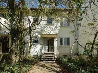 Ein Zuhause mit Platz zum Leben – großzügiges  Reihenmittelhaus mit Garten und Doppelgarage