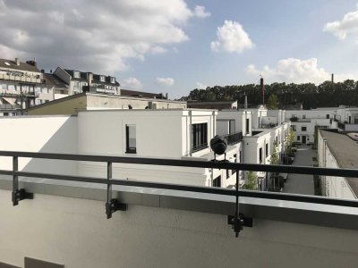 3-Raum-Wohnung mit Süd-Balkon -  Küche und 1 Stellplatz möglich