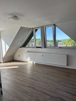 Ansprechende 2-Zimmer-DG-Wohnung mit Balkon in Ortenberg-Gelnhaar