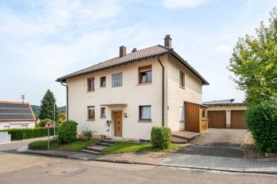 Zweifamilienhaus mit Ausbaupotenzial - ideal für Anleger und Generationen